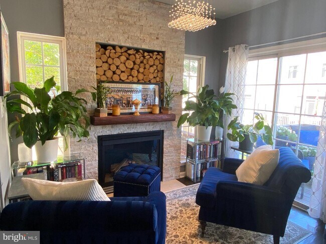 Foto del edificio - 6136 Madison Crest Ct