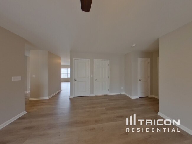 Foto del edificio - 714 Streamside Dr