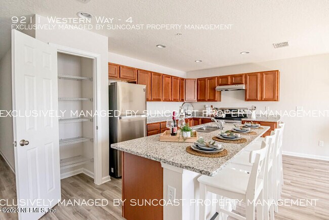 Foto del edificio - 9073 Western Way