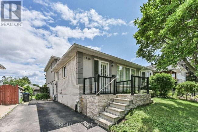 Building Photo - 1728 Pickmere Ct