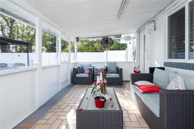 Foto del edificio - 5640 Hayes St