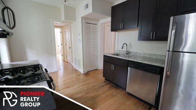 Building Photo - 4034 N Ashland Ave