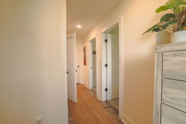 Foto del edificio - Newer Build House for Rent, Available Sept...