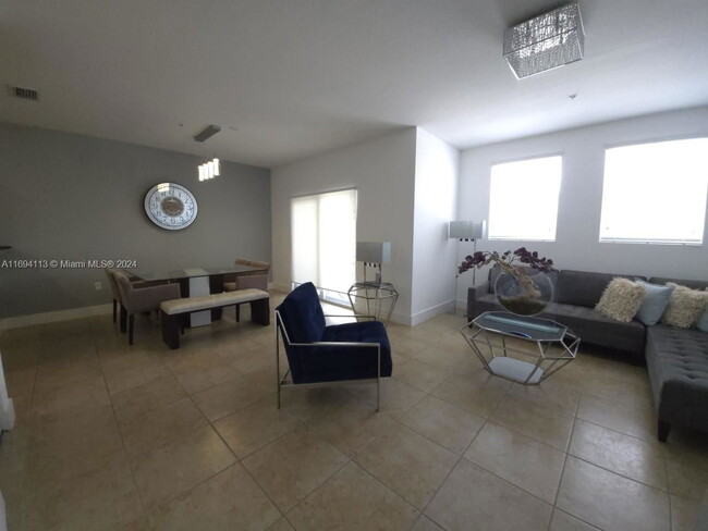 Foto del edificio - 8899 NW 107th Ct