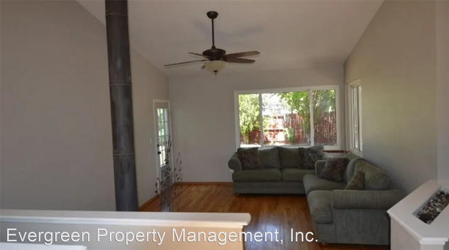 Foto del edificio - 4 br, 3 bath House - 912 Burgundy Ct
