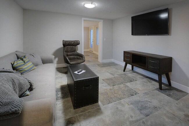 Foto del edificio - PRE-LEASE FOR 2026 Beautiful 2 Bedroom Home Totally Remodeled and Updated, Central A/C