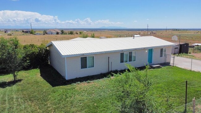 Building Photo - 853 S 200 E