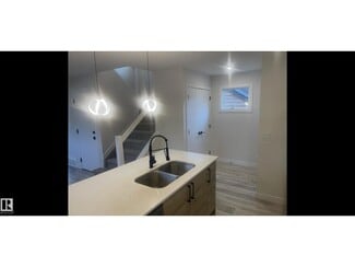 Building Photo - 12936-12969 69 St NW