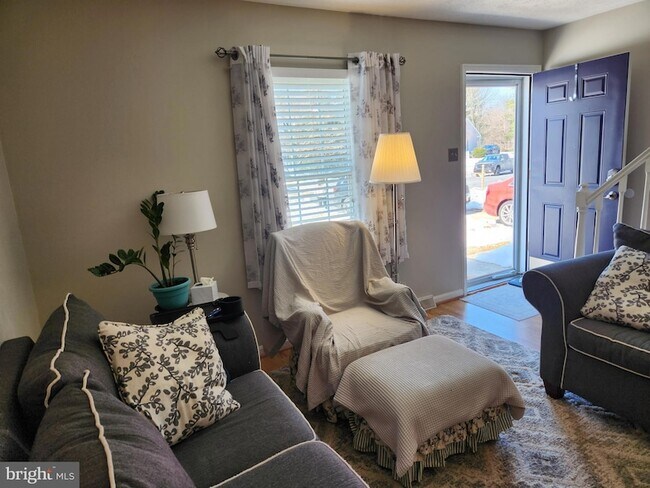 Foto del edificio - 6345 Piney Ridge Dr