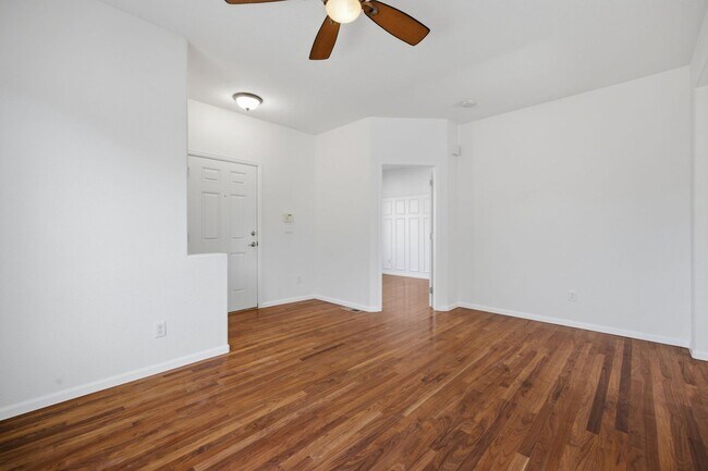 Building Photo - Meticulously maintained 4-bedroom, 3.5-bath  Townhouse In the Heart of Highlands Ranch!