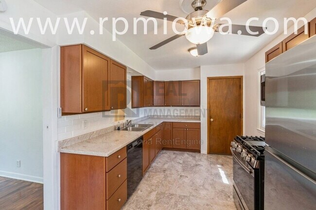 Foto del edificio - 1806 Larnard Dr