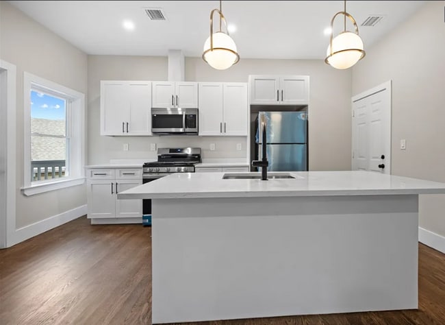 Building Photo - 238 Norfolk St