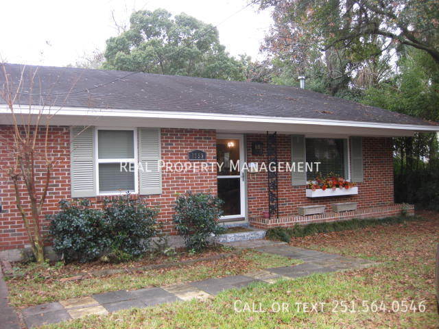 Foto del edificio - Midtown Home with Detached Mother in law A...