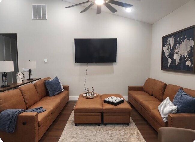 Sala de estar - 6378 W Flanders Ln