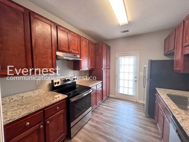 Foto del edificio - 8648 Thomas Ln