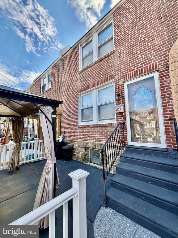 Foto principal - 4126 I St