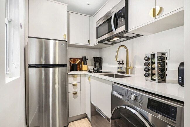 Foto del edificio - 4025 Indian Creek Dr