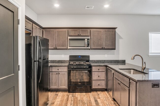 Building Photo - 1613 Timber Ridge Dr