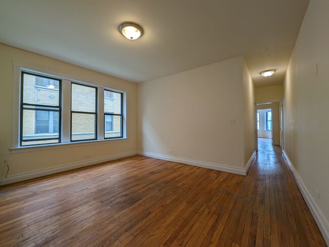 Foto del edificio - 1530 N Kedzie Ave