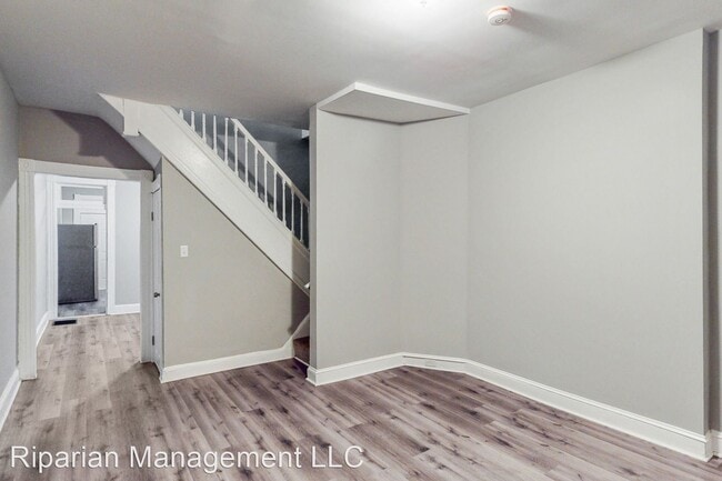 Building Photo - 3 br, 1 bath House - 609 Denison Street