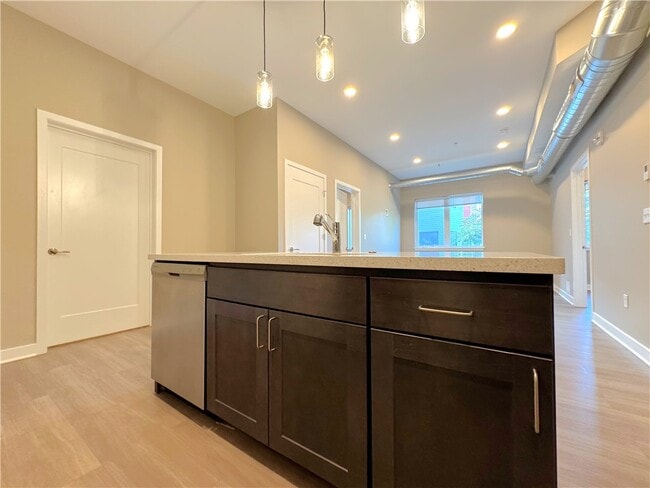 Foto del edificio - 625 S Goodman St