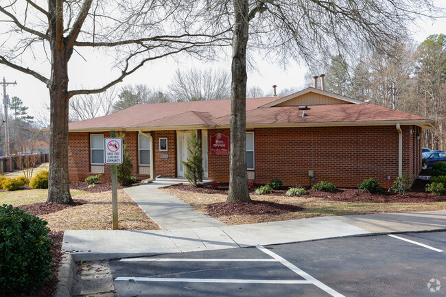 Foto del edificio - Cornelius Village Apartments