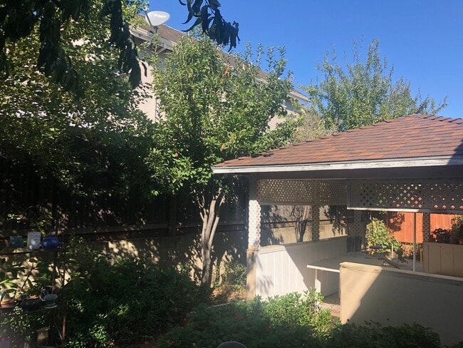 Building Photo - 938 Lusk Dr