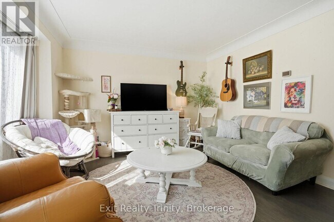 Photo du bâtiment - 131 E 18th St