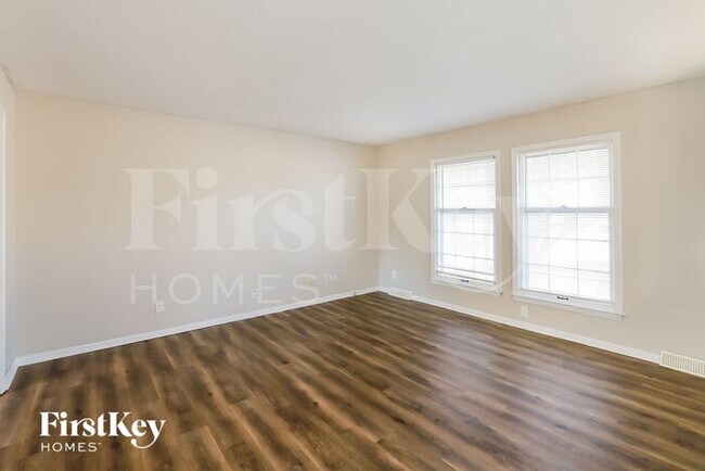 Building Photo - 1213 SE Langsford Rd