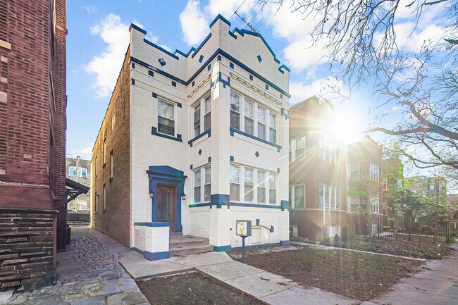 Foto del edificio - 6441 N Seeley Ave