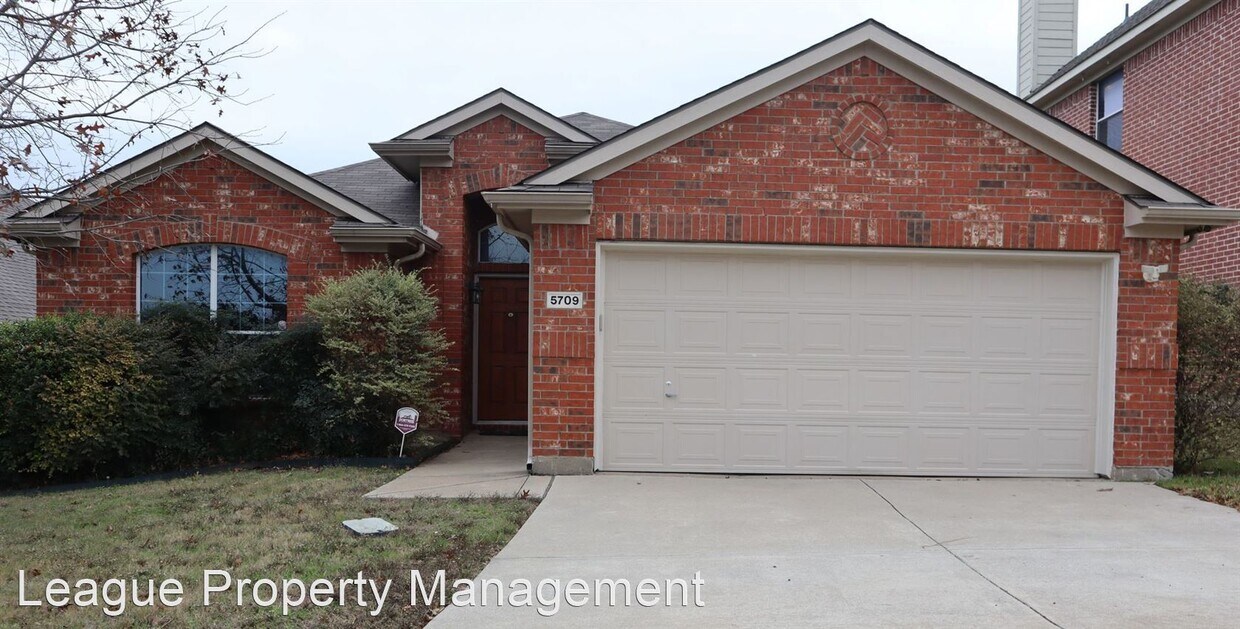 Foto principal - 3 br, 2 bath House - 5709 Paloma Blanca Dr