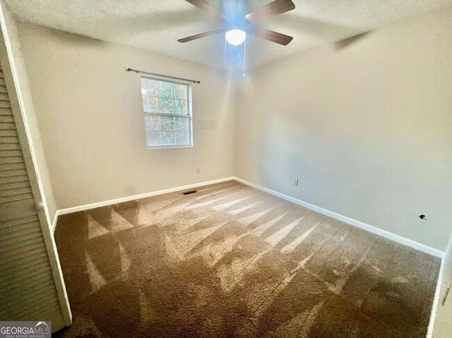 Foto del edificio - 3459 Leisure Ln