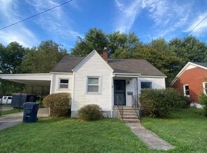 Building Photo - 327 S Greensburg St