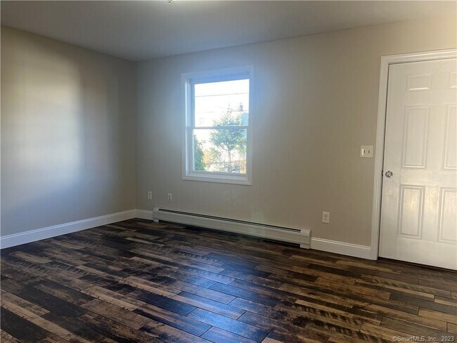 Building Photo - 73 Cliff St