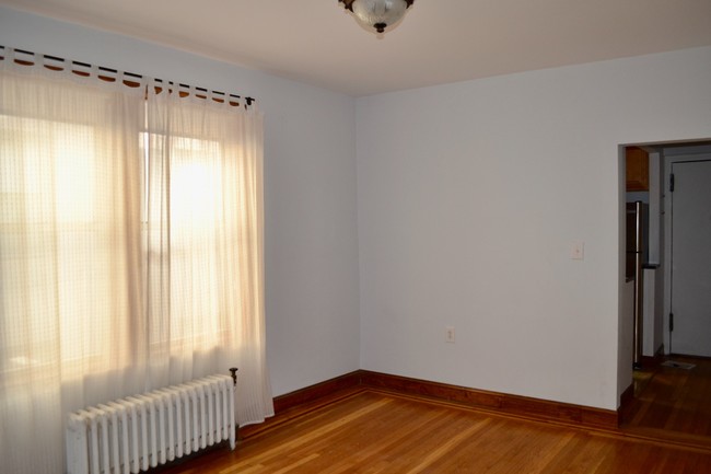 Building Photo - 6 E 97th St