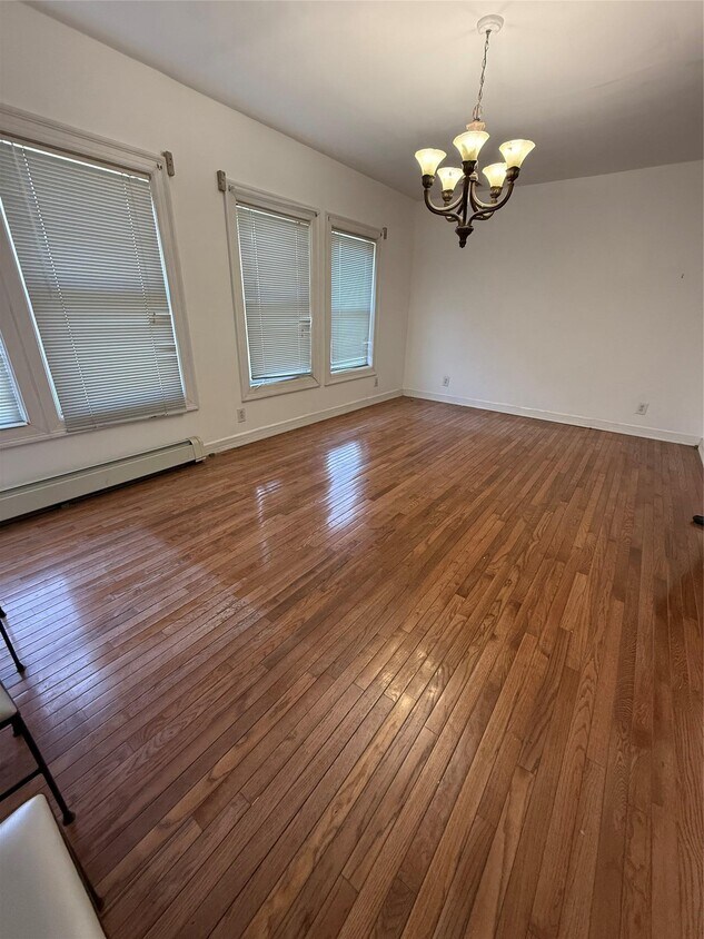 Foto principal - 193-17 90th Ave