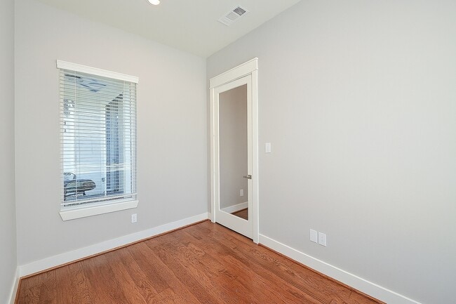 Foto del edificio - 18526 Bridgeway Ln