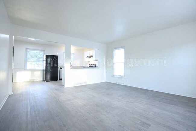 Foto del edificio - 5115 N 60th St