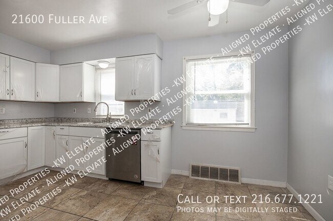 Building Photo - Freshly renovated 4-bedroom awaits !
