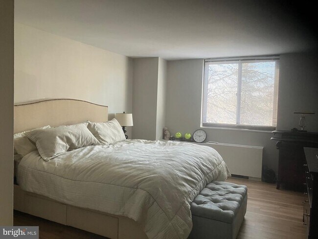 Building Photo - 7420 Westlake Terrace