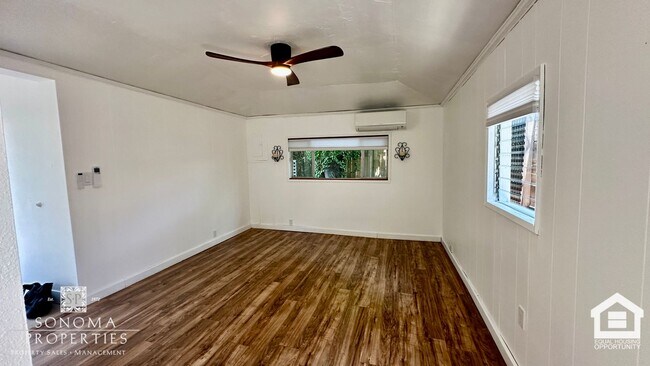 Foto del edificio - Charming 1-bedroom Duplex With Paid Utilit...