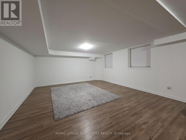 Building Photo - 400-400 Finch Ave