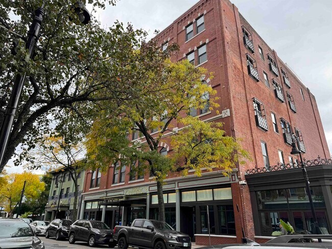 Building Photo - 83 Hanover St