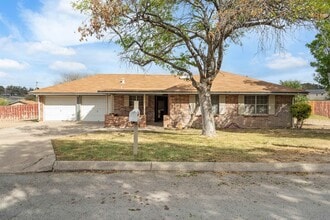 Building Photo - 334 Inspiration Way