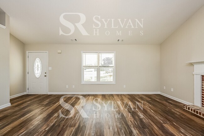 Foto del edificio - The living is easy in this 3 bedroom, 2 bathroom home