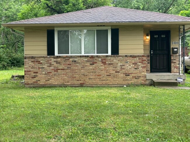 Building Photo - 3409 N Leland Ave