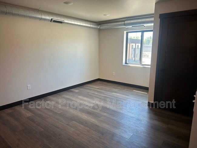 Building Photo - 1111 Range St