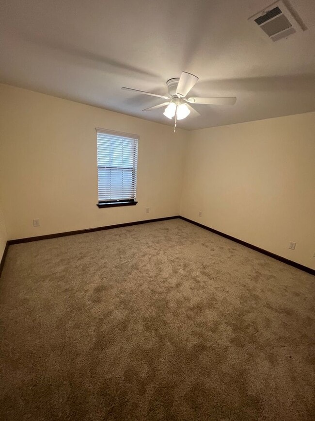 Foto del edificio - 1233 Cross Creek Cir