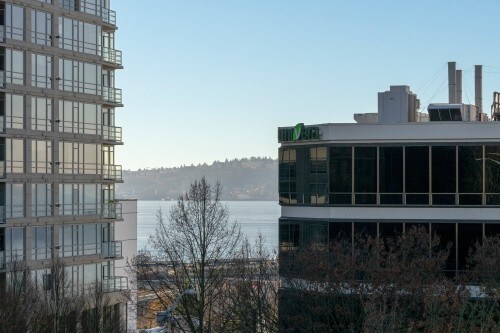 Building Photo - Matae Condo - 1 bedroom + den