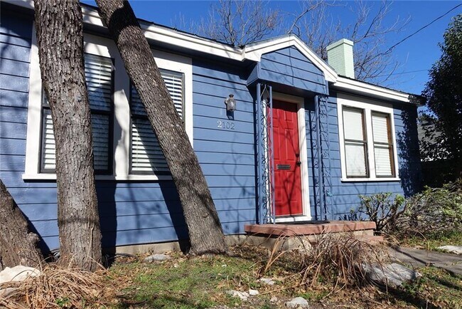 Building Photo - 2102 Oxford Ave